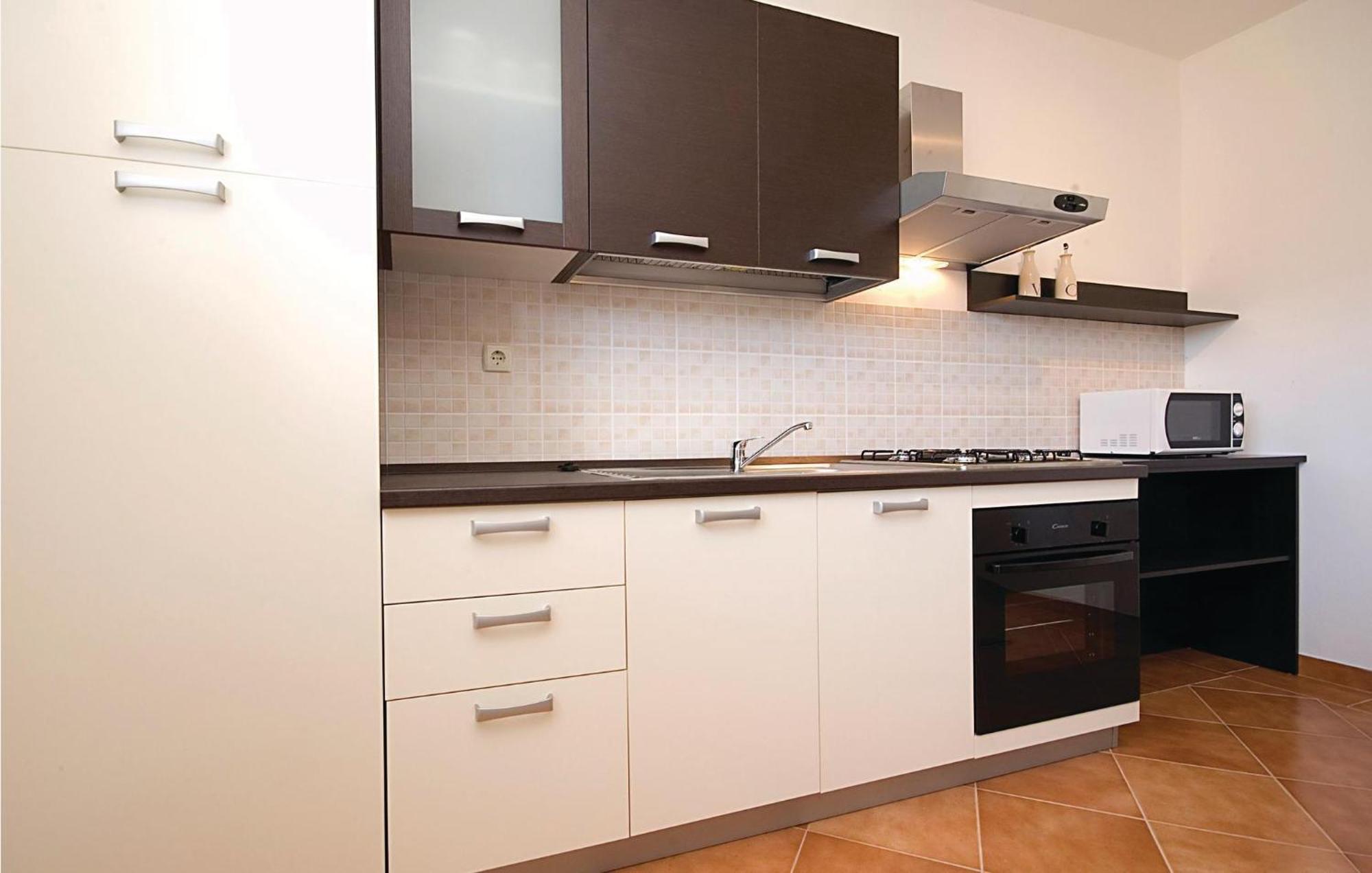 2 Bedroom Nice Apartment In Vir Εξωτερικό φωτογραφία